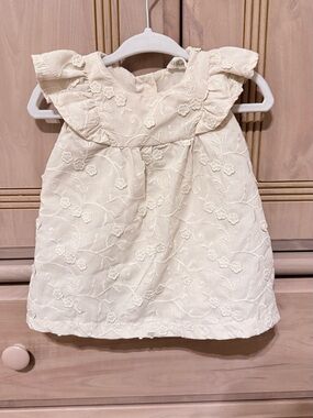 Girls' Cream Floral Embroidered Ruffle Dress - Elegant Special Occasion Dress